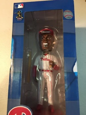 RETRO RYAN HOWARD #6 PHILADELPHIA PHILLIES TEAM BOBBLEHEAD FIGURINE  - Image 1 of 4