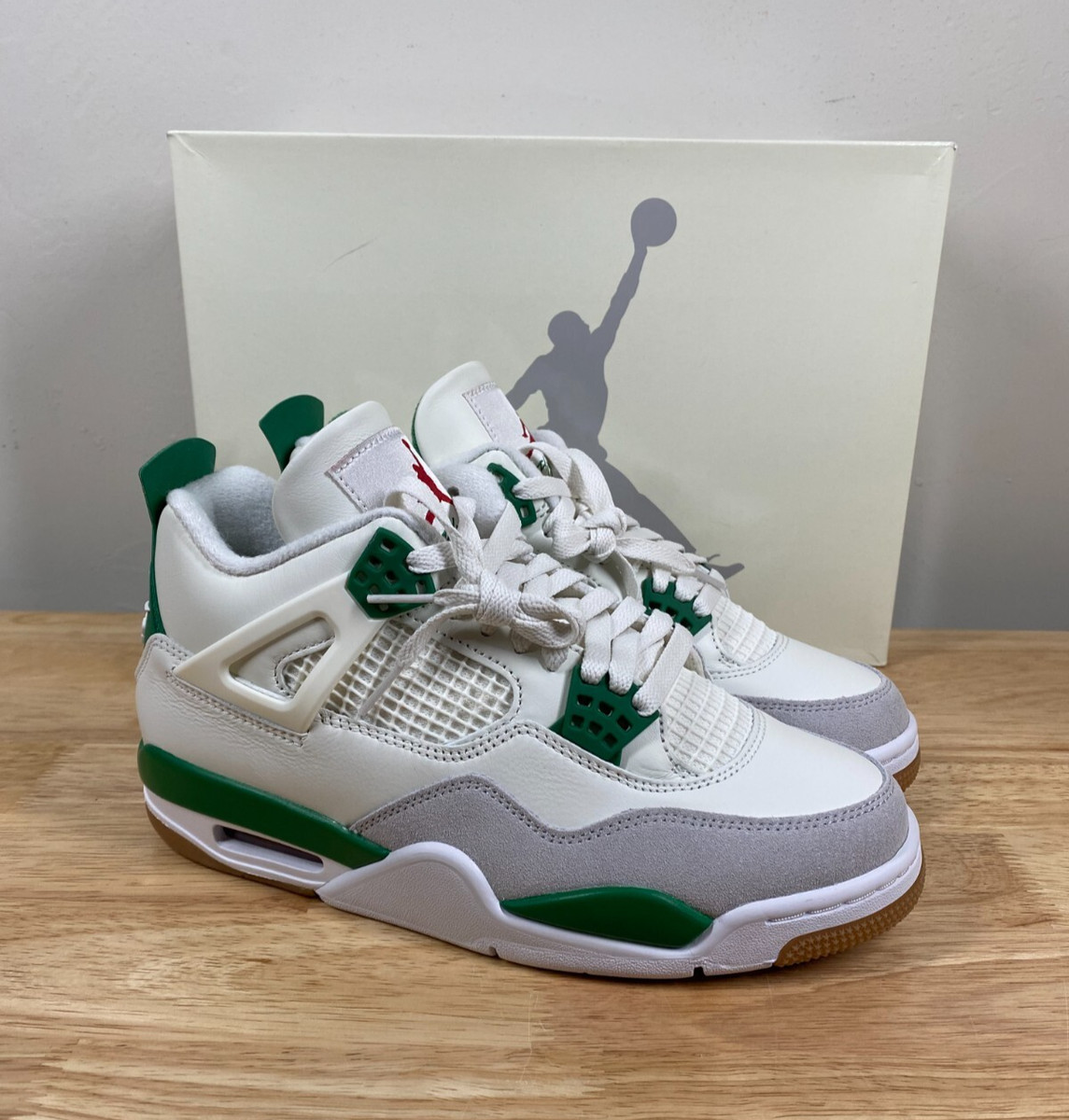 Jordan 4 Retro SP x Nike SB Mid Pine Green for Sale Jordan 4 Retro SP x Nike SB Mid Pine Green for Sale