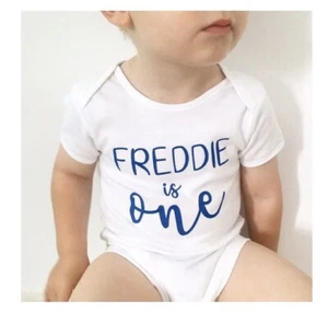 Personalised First Birthday Boys Baby Vest I Am One 1st - Imagen 1 de 1