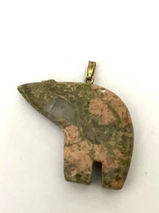Zuni Bear Fetish Pendant Carved Unikite Stone - Picture 1 of 4