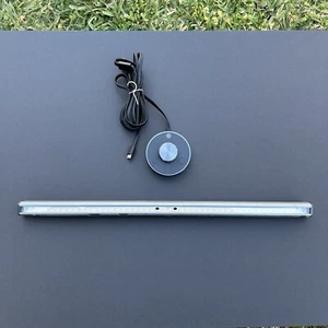 BenQ ScreenBar Plus Monitorleuchte, LED-Lichtleiste mit Tisch-Zifferblatt - Silber - Bild 1 von 9