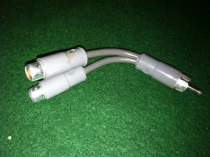 Adaptador de cable moldeado Switchcraft 1 RCA macho a 2 RCA hembra hecho en EE. UU. - Imagen 1 de 3