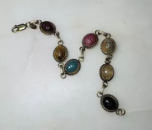 Pulsera de escarabajo de piedras preciosas talladas en oro amarillo de 14K CARLA - Imagen 1 de 10