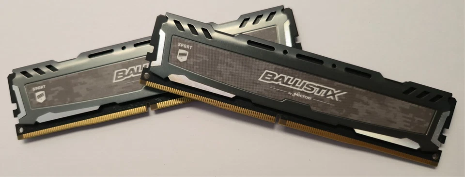 Ballistix Sport 8GB (2x4GB) DDR4 2400MHz RAM BLS4G4D240FSB.8FBD - Image 1 of 2