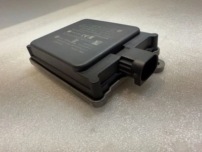 Mercedes-Benz E W213 2017 Distronic radar sensor A0009007913 EST795 - Image 1 of 4