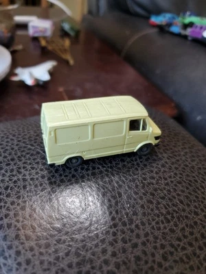 Wiking 280/2C Mercedes Benz furgoneta furgoneta 207D (amarillo claro) Foto 1 de 4