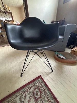 Eames Herman Miller Black plastic chair  - Image 1 of 4