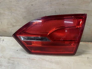 5C6-945-260A; VW JETTA OEM Right Taillight Assembly, Sdn Lid Mounted 11 12 13 14 - Picture 1 of 6
