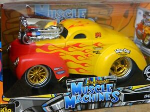 Scarce 1:24 Muscle Machines 1941 Willys Chase, Toys R Us Exclusive
