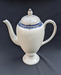 Wedgwood Kingsbridge Cafetera de 2 Pintas Tetera Jarra con Tapa Hueso China - Imagen 1 de 8