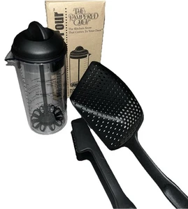 Pampered Chef Lot of 3 Pcs Serrated Tongs Mix Measure & Pour Lg Scoop & Drain FC - Picture 1 of 7