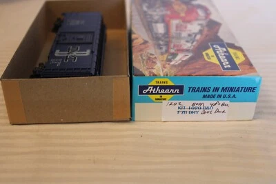 HO Scale Athearn, 40' Box Car, Boston & Maine, Blue, #74005 - 1202 Built - Image 1 of 4