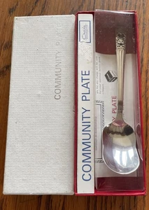 Vintage Community Plate Sugar Spoon by Oneida Hampton Court - Unused In Box - Picture 1 of 5
