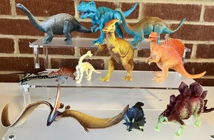 Konvolut 13 Dinosaurier und Insekten Figuren Spielzeug Kunststoff verschiedene Größen - Bild 1 von 13