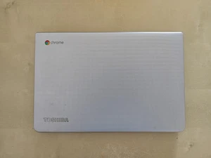 Toshiba CB30-b-103 13.3in 32GB eMMC 2GB Ram Intel Celeron 2,16GHz Chromebook - Picture 1 of 6