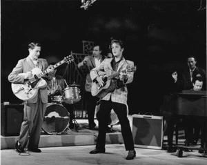 The Ed Sullivan Show Unsigned 10" x 8" Photo - Elvis Presley & Scotty Moore *573 - Picture 1 of 1