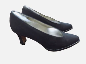 Vtg Apostrophe Piccolo Fabric Pumps Matte Black 2.5" Heels Rhinestone Trim 6.5 M - Picture 1 of 9