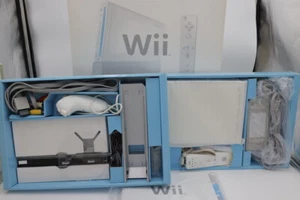 Nintendo Wii White Console with original box and a few games JAPAN No.630 - Picture 1 of 3