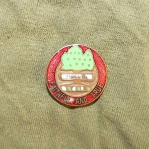 Original WW2 5th Field Artillery Regiment DUI Unit Crest (screw back) - Picture 1 of 2