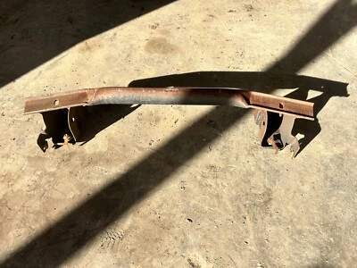 1999 2004 Ford F250 Super Duty Blocker Beam Front OEM With Leaf Spring Brackets — 第 1/4 张图片