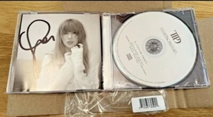 Taylor Swift The Tortured Poets Department CD & Hand Signed Photo (IN HAND) ✅🚨 - Bild 1 von 1