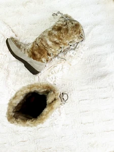 NWOB Anthropologie 9West wedge boots, 5 M, softest faux fur, lace up back. - Picture 1 of 5