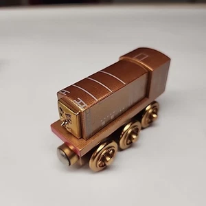 Thomas & Friends Ferrovia in Legno Edizione Limitata "60 Anni" Diesel Bronzo 2003 - Foto 1 di 4