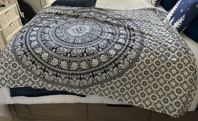 Tapiz de pared mandala blanco y negro 78" x53 1/2", sábana bajera, mantel Foto 1 de 4
