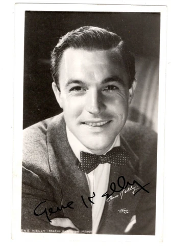 Gene Kelly signed postcard photo! Cover