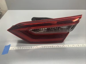 2021-2024 TOYOTA CAMRY OEM RIGHT PASSEGER INNER HALOGEN TAIL LIGHT BACKUP LAMP - Bild 1 von 9