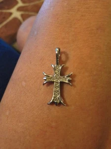 Beautiful 18kt white gold Diamond Cross  pendant only - Picture 1 of 5