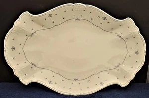 Tirschenreuth Fleur de Lis 13" ovale Servierplatte - Bild 1 von 2