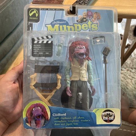 2003 PALISADES JIM HENSON'S MUPPETS SERIES 6 CLIFFORD ACTION FIGURE NEW ON CARD Cover