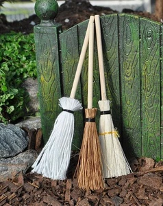 NEW 3 PC BROOM SET for FAIRY GARDEN or Dollhouse Miniature NIP 4.5" 1:12 Scale - Picture 1 of 4