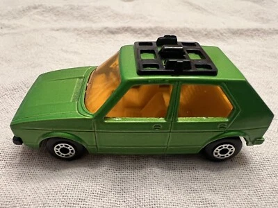 Matchbox Superfast 1976 V W Golf faltan tablas de surf sueltas Foto 1 de 4
