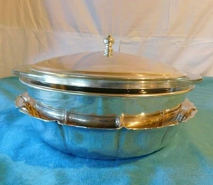 Vintage Lunt Silverplate Serving Dish English Silver MFG Corp Bowl + Pyrex Inser - Picture 1 of 11