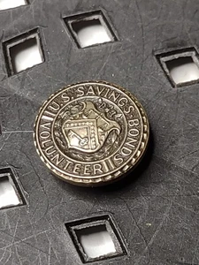 Vintage U.S. Savings Bonds Volunteer Screwback Pin - Picture 1 of 5