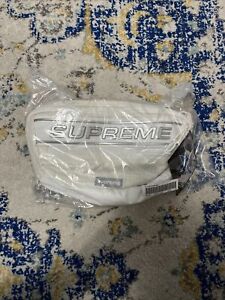 Nowa torba biodrowa z logo Supreme 3D biała FW23 | 100% autentyczna, wysyłka już dziś!