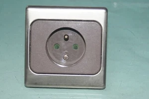 Legrand diplomat Prise 2P+T Métal anodisé - Foto 1 di 1