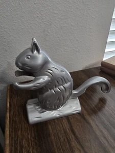 Cast Aluminum Metal Squirrel Nut Cracker 6"×8" - Picture 1 of 9