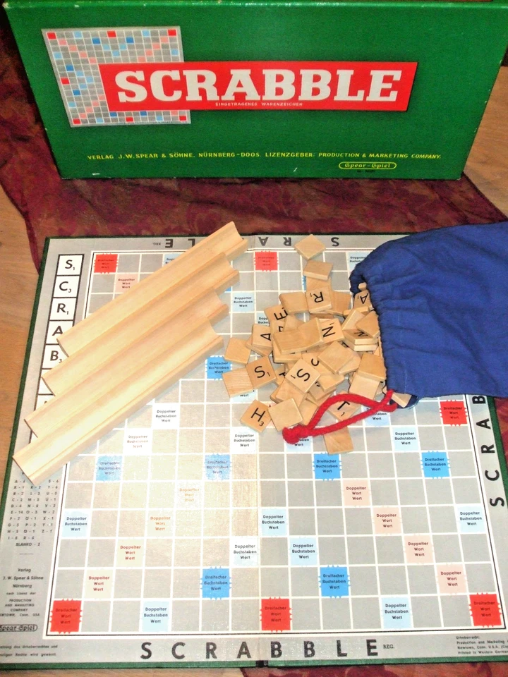 SCRABBLE vintage, vollständig, Holzsteine und Holzbänkchen, sehr gut! - Bild 1 von 4