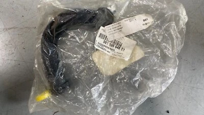 Правый шланг охлаждающей жидкости радиатора Porsche 911(991) 991.106.648.01 - Изображение 1 из 2