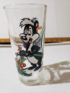 Daffy Duck Pepe Le Pew Hose Pepsi Collector Glass 1976 Warner Bros New Old Stock - Picture 1 of 6