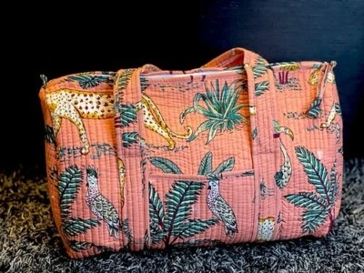 Bolso de Lona Bosque Acolchado Algodón Melocotón Indio Hecho a Mano Bolsas de Equipaje para Mujer EE. UU. Foto 1 de 3