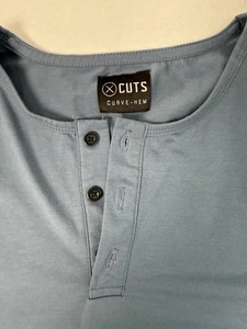 Cuts Curve Hem Kurzarm Henley Herren Large Blau - Bild 1 von 5