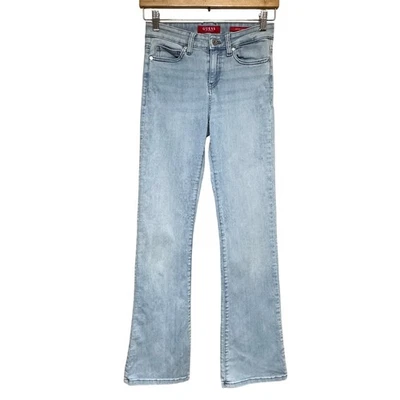 GUESS Jeans de corte botín de talle medio en denim lavado claro para mujer 26 Stretch Flare Retro 90s Foto 1 de 4