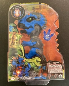 WowWee Untamed Dinosauro Blu Radioattivo Action Figure Colpo di Frusta Triceratopo NUOVO - Foto 1 di 6