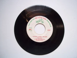 Gift From Your RCA VICTOR Record Dealer - 4 Christmas Hits! 45 RPM 7" EP Record - Picture 1 of 4
