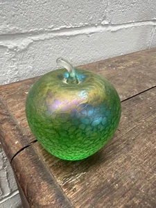 VINTAGE JOHN DITCHFIELD GLASFORM IRISIERENDER GRÜNER APFEL BRIEFBESCHWERER - Bild 1 von 6