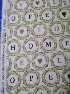 Tessuto trapuntato Home Love Hope Joy Hearts corona country ~ 100% cotone ~ 2 iarde x44" W - Foto 1 di 4